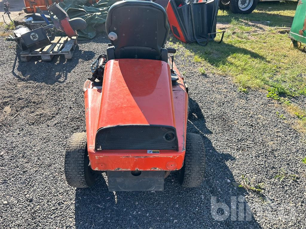 Kubota F1900 4WD - Rasenmäher: das Bild 5 Kubota F1900 4WD - Rasenmäher: das Bild 5