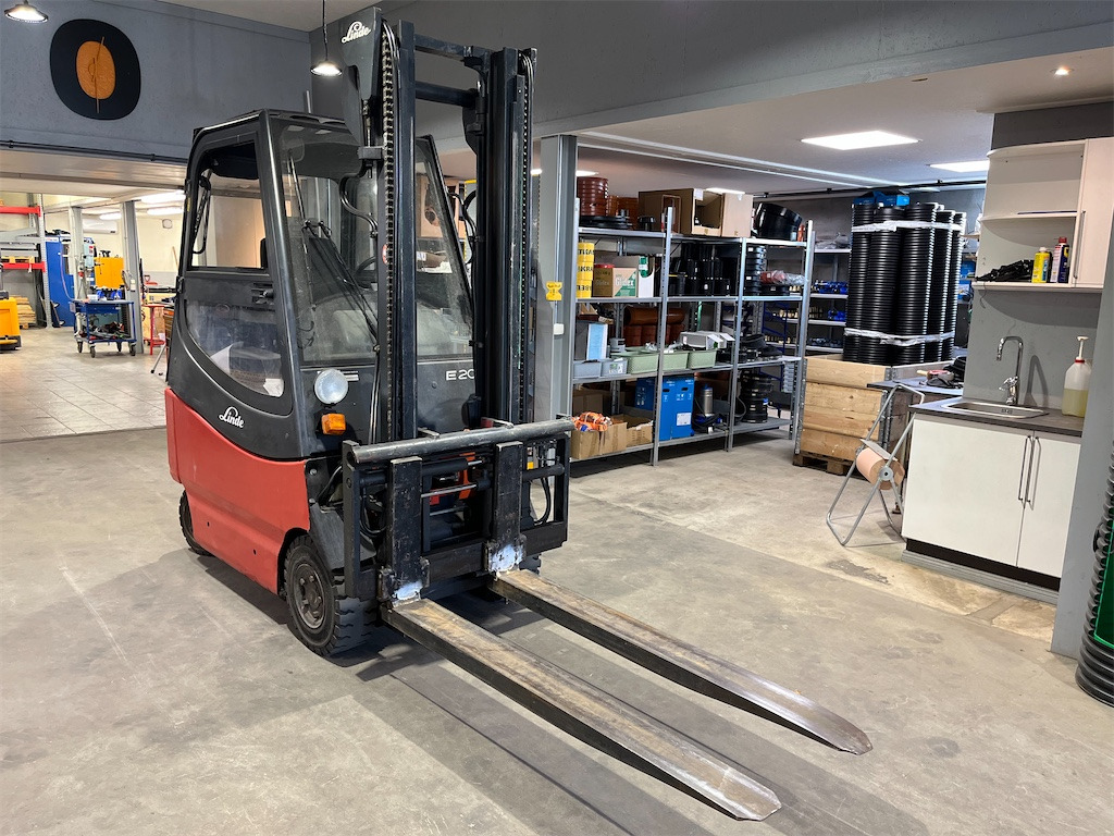 Linde E20/600 inkl laddare - Gabelstapler: das Bild 3 Linde E20/600 inkl laddare - Gabelstapler: das Bild 3