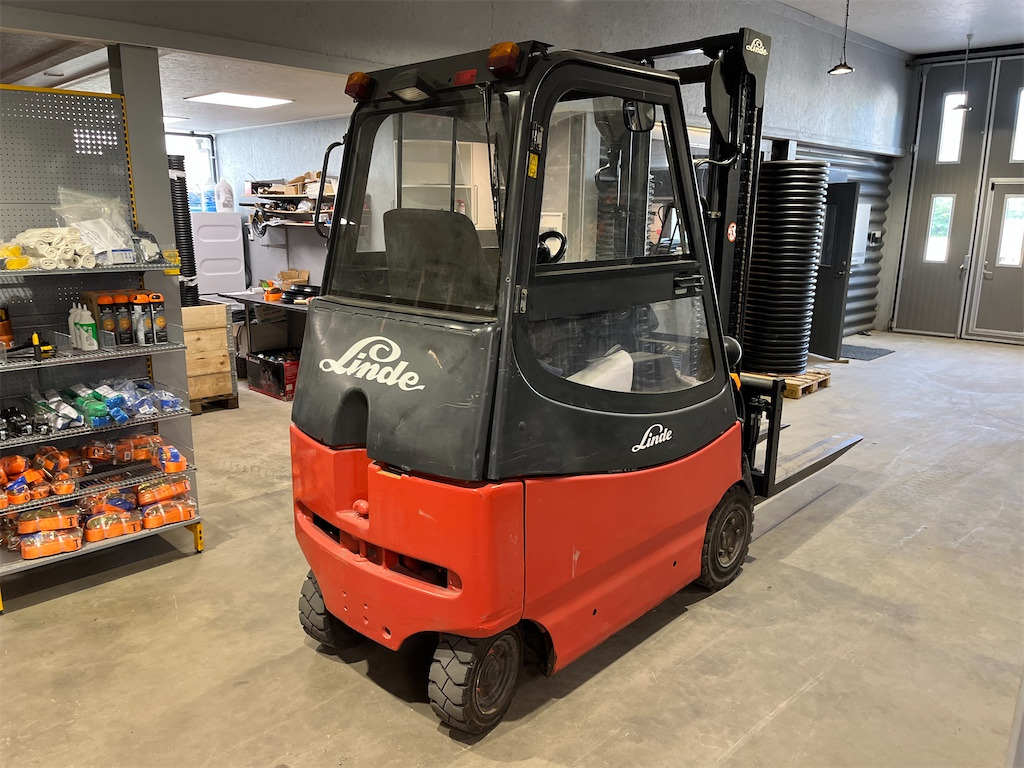 Linde E20/600 inkl laddare - Gabelstapler: das Bild 5 Linde E20/600 inkl laddare - Gabelstapler: das Bild 5