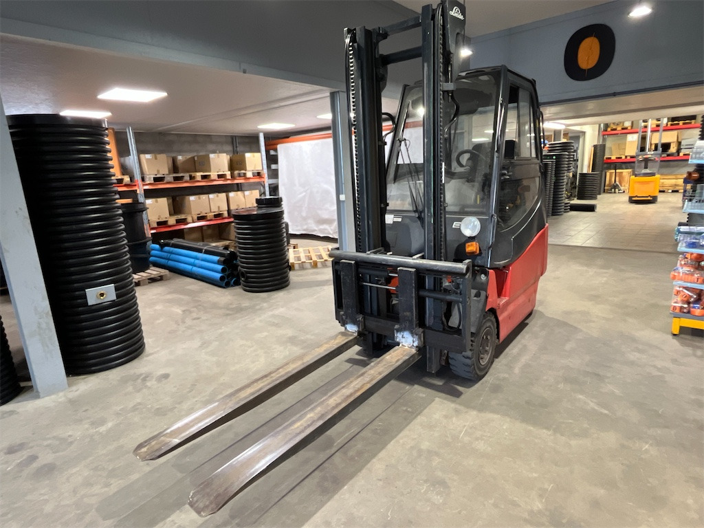 Linde E20/600 inkl laddare - Gabelstapler: das Bild 1 Linde E20/600 inkl laddare - Gabelstapler: das Bild 1