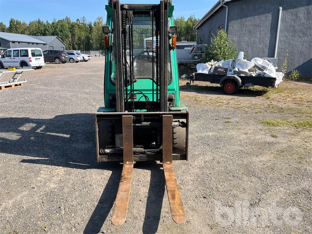 Mitsubishi FD30K - Dieselstapler: das Bild 2 Mitsubishi FD30K - Dieselstapler: das Bild 2