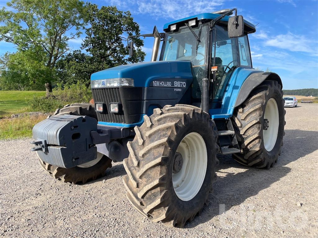NEW HOLLAND 8670 4WD - Traktor: das Bild 1 NEW HOLLAND 8670 4WD - Traktor: das Bild 1