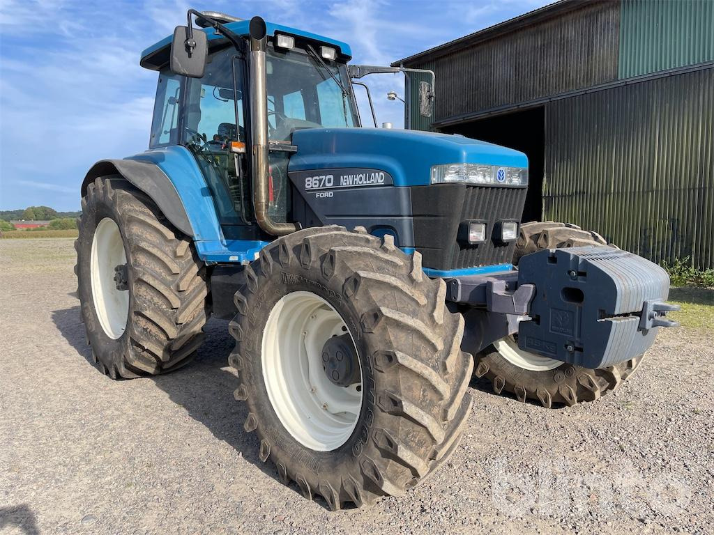 NEW HOLLAND 8670 4WD - Traktor: das Bild 2 NEW HOLLAND 8670 4WD - Traktor: das Bild 2
