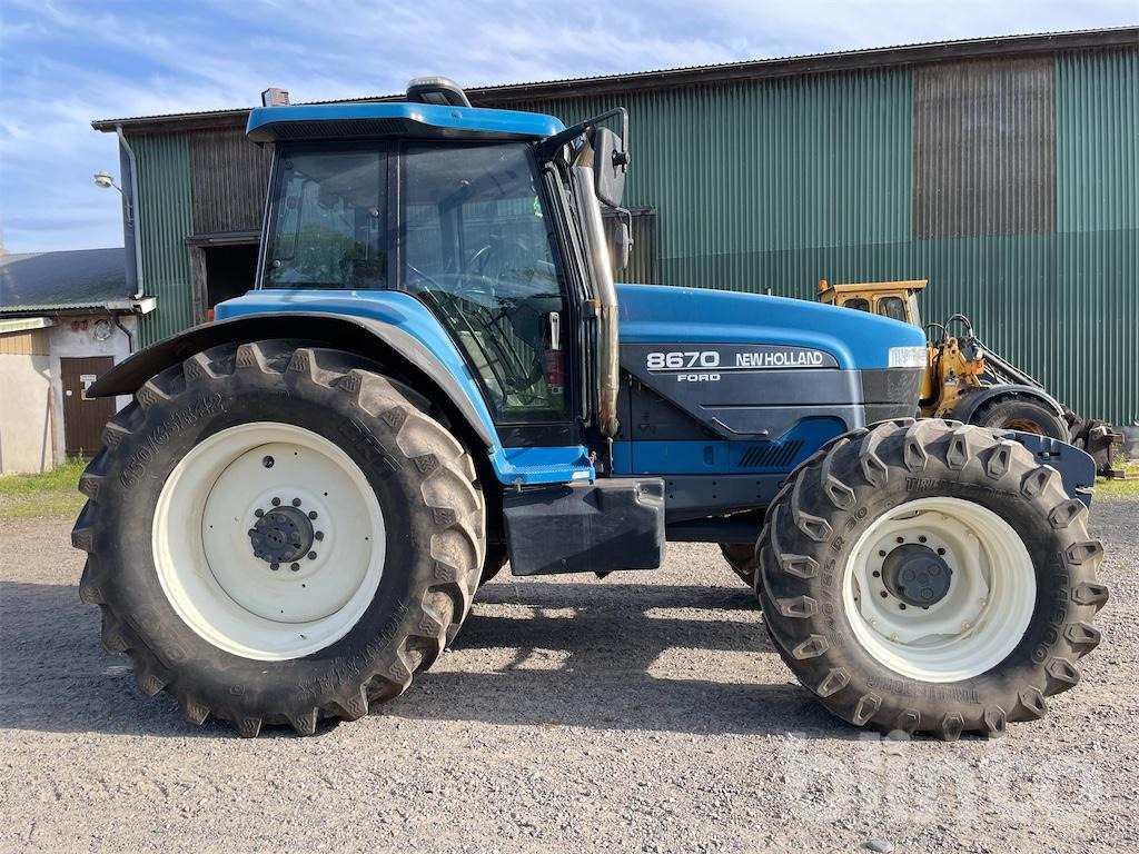 NEW HOLLAND 8670 4WD - Traktor: das Bild 4 NEW HOLLAND 8670 4WD - Traktor: das Bild 4
