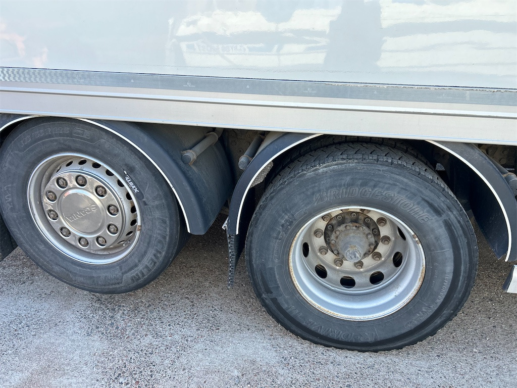 SCANIA P320LB6X2*4MNB - Isotherm LKW: das Bild 3 SCANIA P320LB6X2*4MNB - Isotherm LKW: das Bild 3