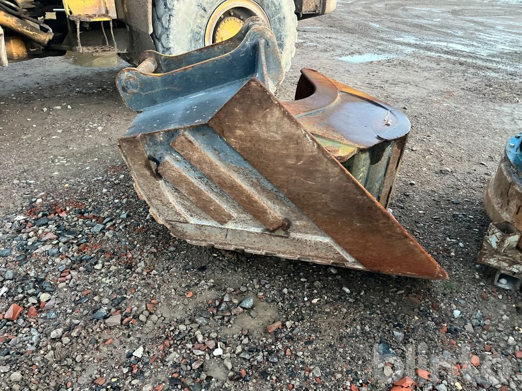 TIK 1700mm S70 - Baggerschaufel: das Bild 4 TIK 1700mm S70 - Baggerschaufel: das Bild 4