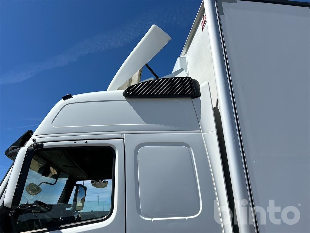 Koffer LKW VOLVO FM 460: das Bild 11