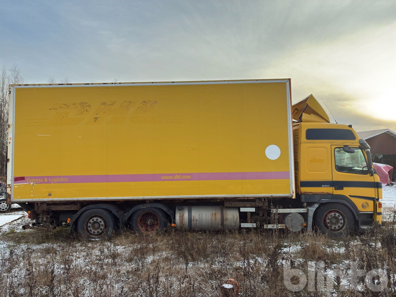 VOLVO FM9 6X2 - Koffer LKW: das Bild 4 VOLVO FM9 6X2 - Koffer LKW: das Bild 4