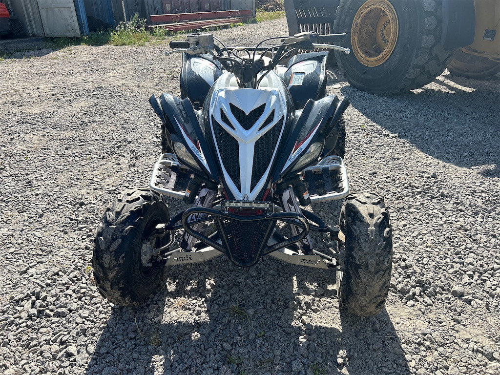 Yamaha RAPTOR 700R - Quad: das Bild 2 Yamaha RAPTOR 700R - Quad: das Bild 2