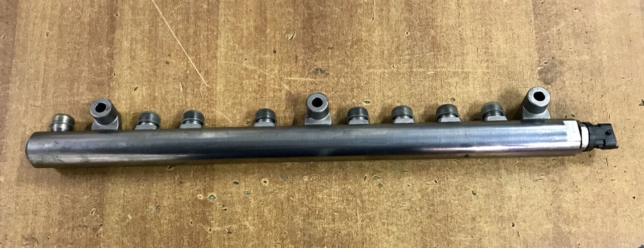TUBO PRESSIONE RAIL PER MOTORI MAN D2066 - D2676 - Kraftstoffaufbereitung/ Kraftstoffförderung für LKW: das Bild 1 TUBO PRESSIONE RAIL PER MOTORI MAN D2066 - D2676 - Kraftstoffaufbereitung/ Kraftstoffförderung für LKW: das Bild 1