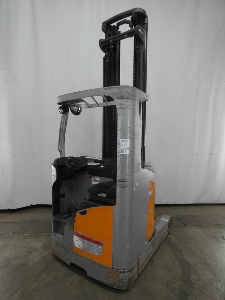 Still FM-X17 - Schubmaststapler: das Bild 2 Still FM-X17 - Schubmaststapler: das Bild 2