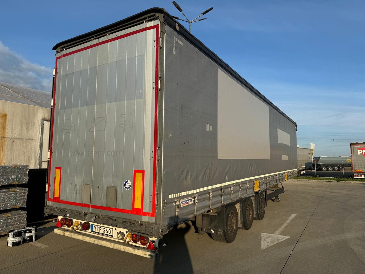 Schmitz Cargobull SCB*S3B - Planenauflieger: das Bild 4 Schmitz Cargobull SCB*S3B - Planenauflieger: das Bild 4