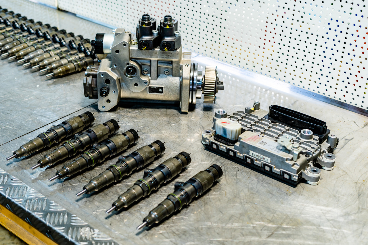 Injectors Detroit Diesel DD15 A4710700887 0445120386 - Injektor für LKW: das Bild 1 Injectors Detroit Diesel DD15 A4710700887 0445120386 - Injektor für LKW: das Bild 1