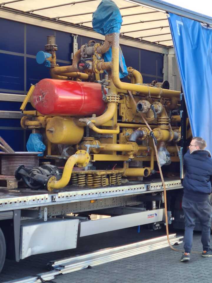 MTU Diesel Electric Generator 1500 kVA - Motor und Teile für Anbauteil: das Bild 4 MTU Diesel Electric Generator 1500 kVA - Motor und Teile für Anbauteil: das Bild 4