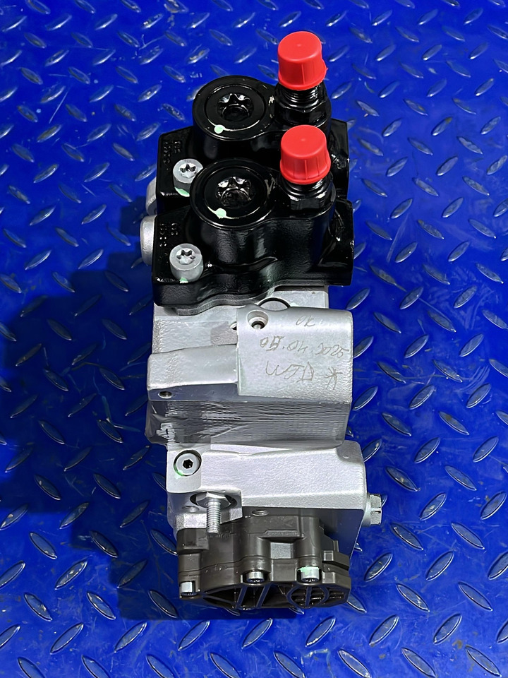 Mercedes Actros MP4 Diesel Pump A4700902150 Euro 6 - Kraftstoffpumpe: das Bild 4 Mercedes Actros MP4 Diesel Pump A4700902150 Euro 6 - Kraftstoffpumpe: das Bild 4