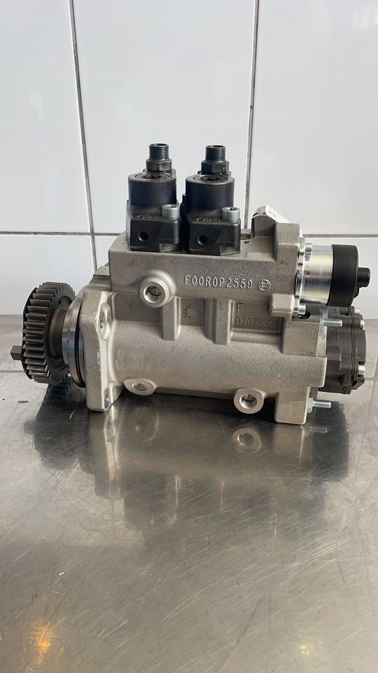 Mercedes Actros MP4 Injection Pump A4700900850 - Kraftstoffpumpe für LKW: das Bild 4 Mercedes Actros MP4 Injection Pump A4700900850 - Kraftstoffpumpe für LKW: das Bild 4