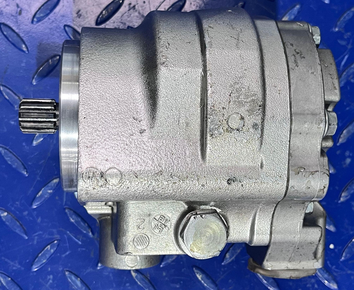 Mercedes Actros MP4 Servo Pump A9604600280 - Lenkpumpe für LKW: das Bild 2 Mercedes Actros MP4 Servo Pump A9604600280 - Lenkpumpe für LKW: das Bild 2