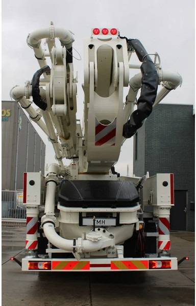 Mercedes-Benz Arocs 4840 8x4 Sany SY56 Concrete pump Build by Putzmeister - Betonpumpe: das Bild 4 Mercedes-Benz Arocs 4840 8x4 Sany SY56 Concrete pump Build by Putzmeister - Betonpumpe: das Bild 4