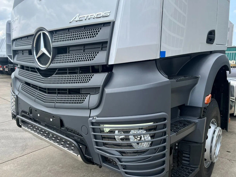 Sattelzugmaschine, Zustand - NEU Mercedes-Benz Actros 3348 S 6x4 Tractor Head: das Bild 11