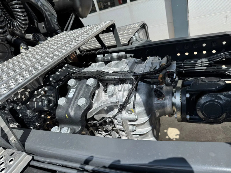Sattelzugmaschine, Zustand - NEU Mercedes-Benz Arocs 4058 AS 6x6 Tractor Head 180T Push Pull EURO-3: das Bild 16