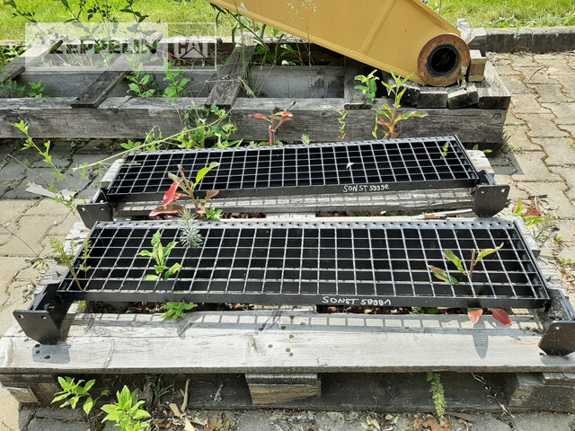 Sonstiges Tritt an Kabine 1000 - Andere Technik: das Bild 1 Sonstiges Tritt an Kabine 1000 - Andere Technik: das Bild 1