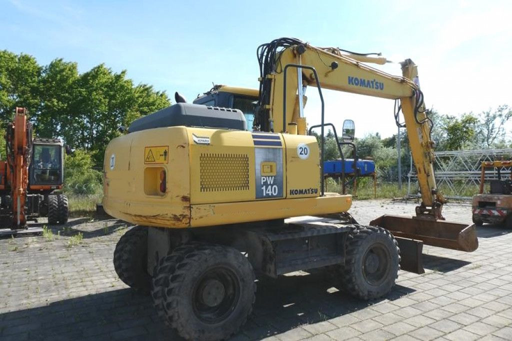 Komatsu Mobilbagger PW140-7 Mobilbagger - Mobilbagger: das Bild 3 Komatsu Mobilbagger PW140-7 Mobilbagger - Mobilbagger: das Bild 3