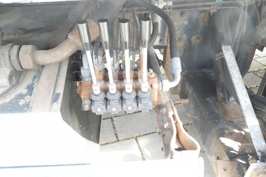 MAN TG-S 26.440 6x4 Pritsche Heckkran PK 27002+Funk - Pritsche LKW, Autokran: das Bild 5 MAN TG-S 26.440 6x4 Pritsche Heckkran PK 27002+Funk - Pritsche LKW, Autokran: das Bild 5