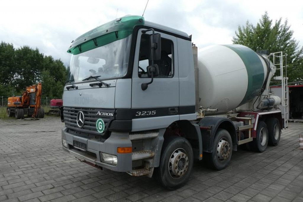 Mercedes-Benz Actros 3235 B 8x4 Betonmischer Stetter 9m³ -Deut - Fahrmischer: das Bild 2 Mercedes-Benz Actros 3235 B 8x4 Betonmischer Stetter 9m³ -Deut - Fahrmischer: das Bild 2