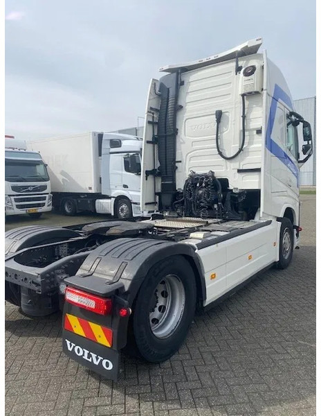 Volvo FH 13.460 XL cabine, euro 6 , full spoilered, smart tacho , new clutch ,beauty..... - Sattelzugmaschine: das Bild 4 Volvo FH 13.460 XL cabine, euro 6 , full spoilered, smart tacho , new clutch ,beauty..... - Sattelzugmaschine: das Bild 4