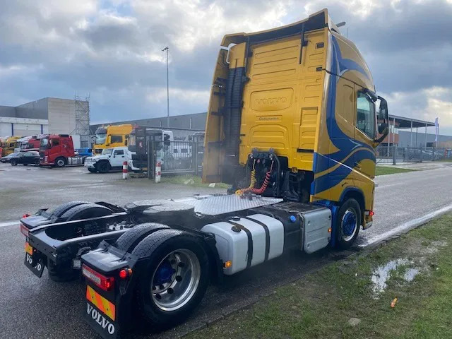 Volvo FH 13.460 trekker, met XL cabine, special paint en incl parc cool, fridge, - Sattelzugmaschine: das Bild 4 Volvo FH 13.460 trekker, met XL cabine, special paint en incl parc cool, fridge, - Sattelzugmaschine: das Bild 4