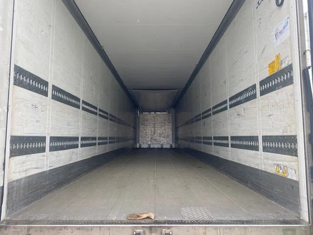 Schmitz Cargobull sko koelvries met carrier vector motor, saf assen disc brakes, 2 x lift , tuv gultig - Kühlkoffer Auflieger: das Bild 5 Schmitz Cargobull sko koelvries met carrier vector motor, saf assen disc brakes, 2 x lift , tuv gultig - Kühlkoffer Auflieger: das Bild 5