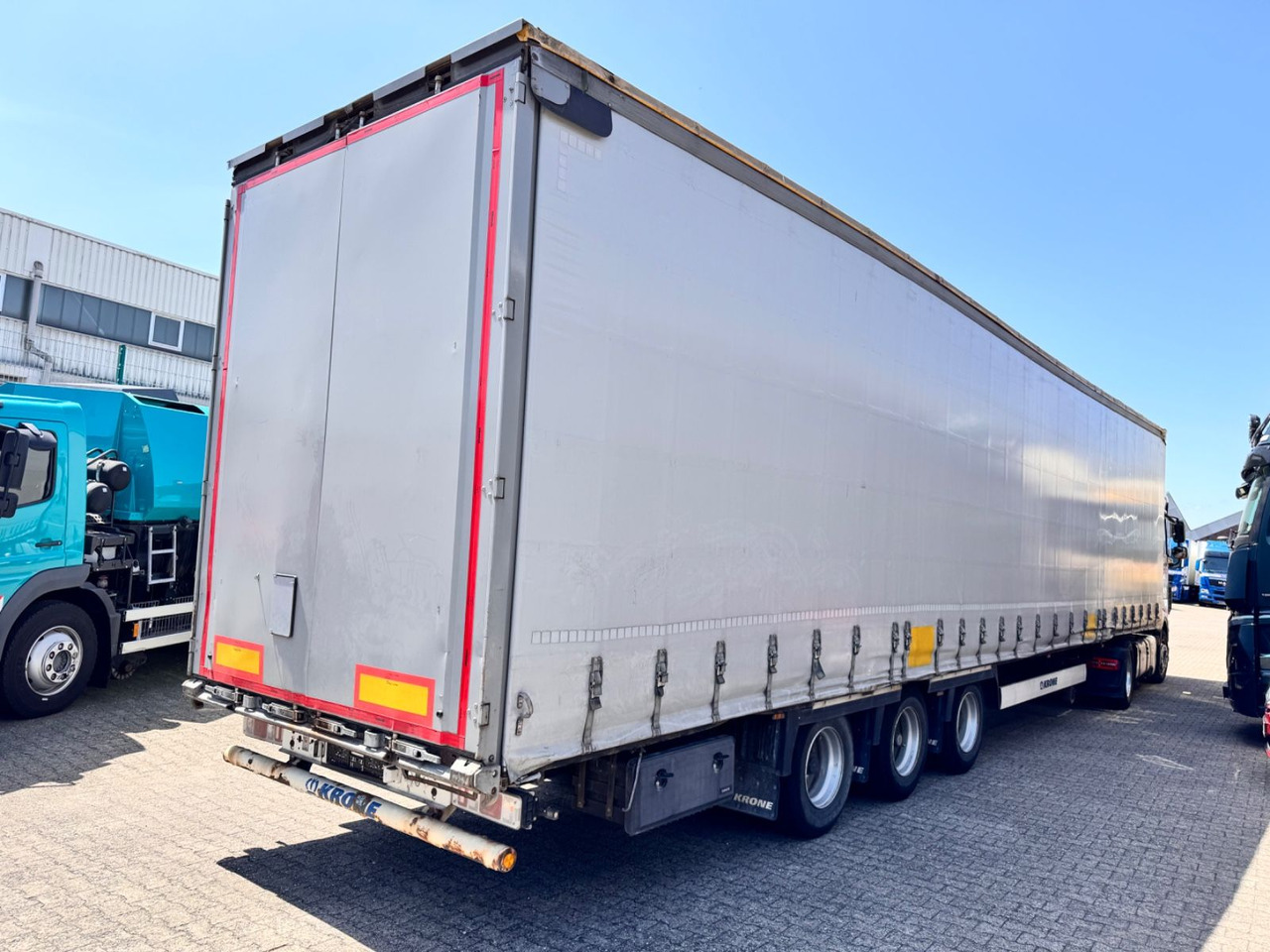 Krone SD Curtainsider MEGA Jumbo XL Zert Getränke etc - Planenauflieger: das Bild 3 Krone SD Curtainsider MEGA Jumbo XL Zert Getränke etc - Planenauflieger: das Bild 3