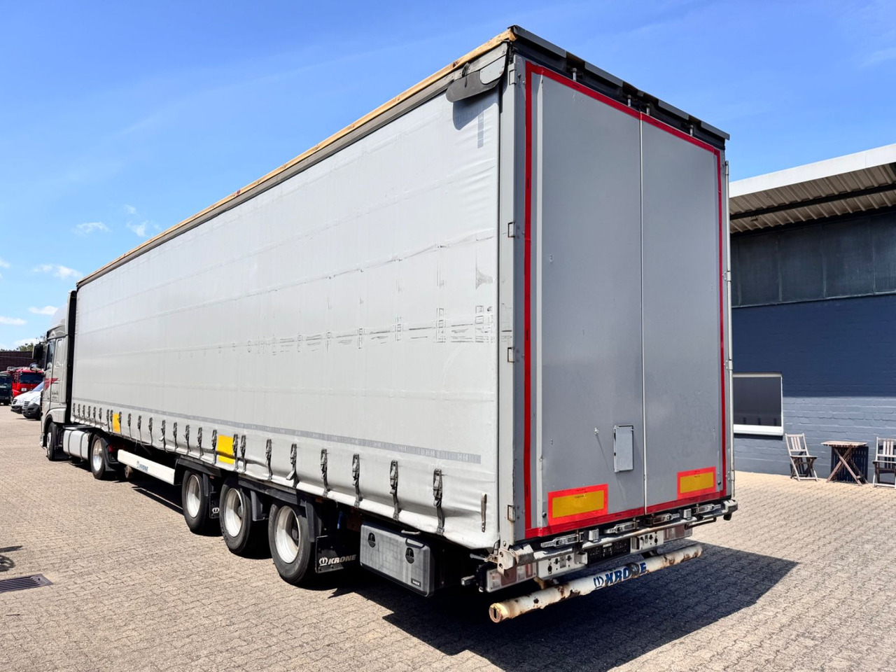 Krone SD Curtainsider MEGA Jumbo XL Zert Getränke etc - Planenauflieger: das Bild 1 Krone SD Curtainsider MEGA Jumbo XL Zert Getränke etc - Planenauflieger: das Bild 1