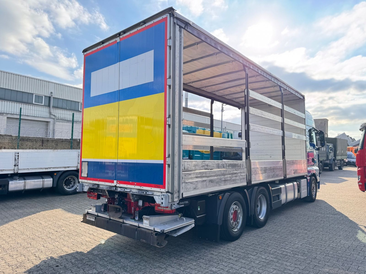 MAN 26.500 TGX+Anh LBW Euro6 Lift/Lenkachse - Plane LKW: das Bild 4 MAN 26.500 TGX+Anh LBW Euro6 Lift/Lenkachse - Plane LKW: das Bild 4