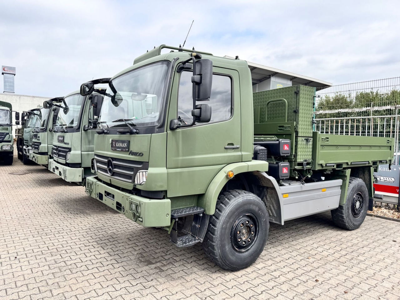 Mercedes-Benz 1018 Atego 4x4 Allrad Miltär Camper Expedition - Containerwagen/ Wechselfahrgestell LKW: das Bild 1 Mercedes-Benz 1018 Atego 4x4 Allrad Miltär Camper Expedition - Containerwagen/ Wechselfahrgestell LKW: das Bild 1