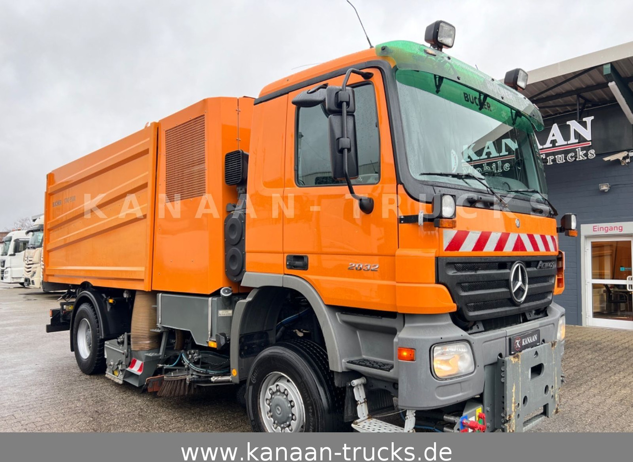 Mercedes-Benz 2032 Actros 4x4 Bucher STKF 9500 AIRPORT KLIMA - Kehrmaschine: das Bild 2 Mercedes-Benz 2032 Actros 4x4 Bucher STKF 9500 AIRPORT KLIMA - Kehrmaschine: das Bild 2