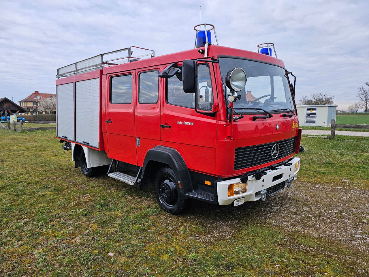Mercedes-Benz Mautfrei Feuerwehr 814 Diff.Sperre Oldtimer - Feuerwehrfahrzeug: das Bild 1 Mercedes-Benz Mautfrei Feuerwehr 814 Diff.Sperre Oldtimer - Feuerwehrfahrzeug: das Bild 1