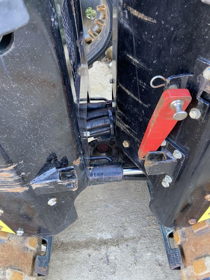 Ammann Rammax 1575 (1324) - Walzenzug: das Bild 5 Ammann Rammax 1575 (1324) - Walzenzug: das Bild 5