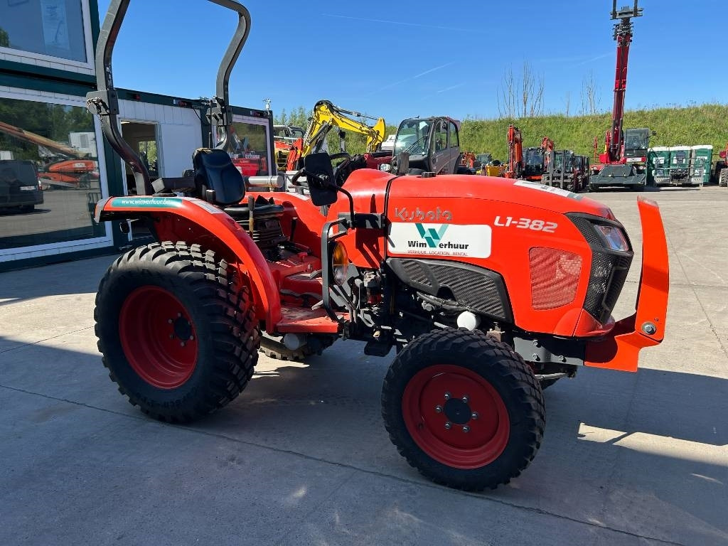 Kubota L1-382 HST - Kommunaltraktor: das Bild 5 Kubota L1-382 HST - Kommunaltraktor: das Bild 5