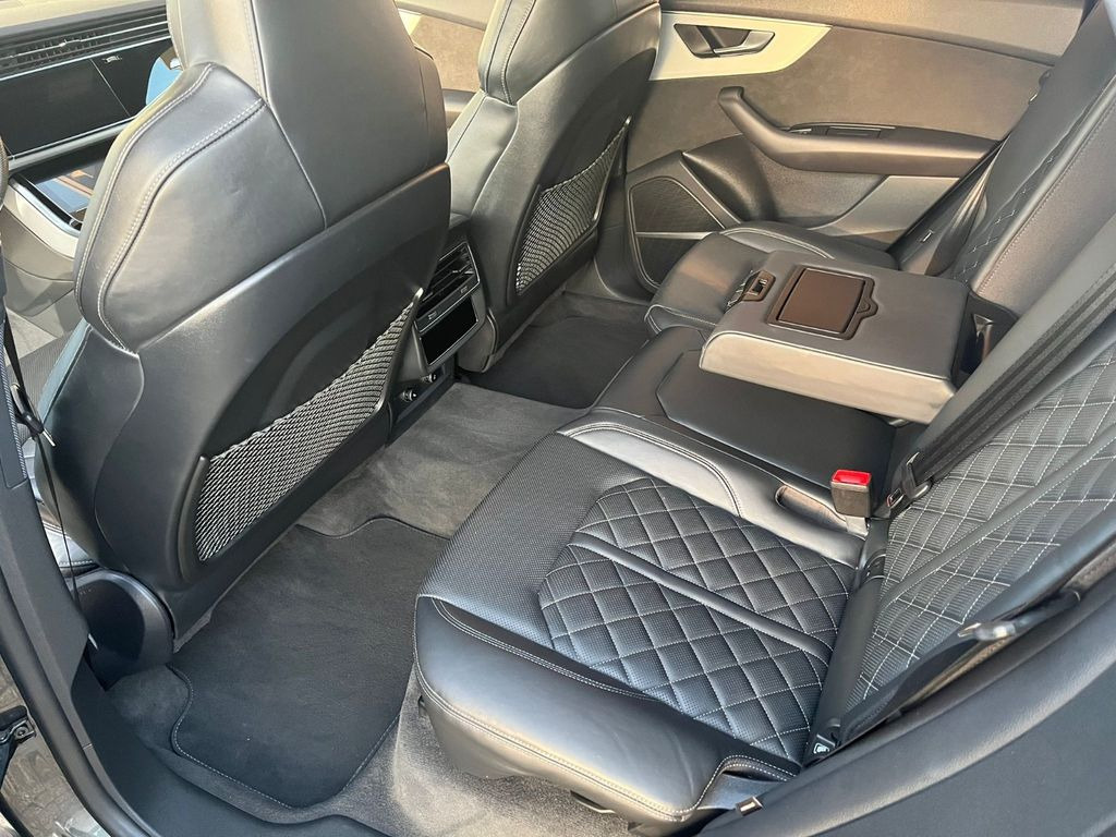 Audi Q8 50 TDI quattro tiptronic 22 Zoll*3xSline*Pano Audi Q8 50 TDI quattro tiptronic 22 Zoll*3xSline*Pano - SUV/ Geländewagen: das Bild 4 Audi Q8 50 TDI quattro tiptronic 22 Zoll*3xSline*Pano Audi Q8 50 TDI quattro tiptronic 22 Zoll*3xSline*Pano - SUV/ Geländewagen: das Bild 4