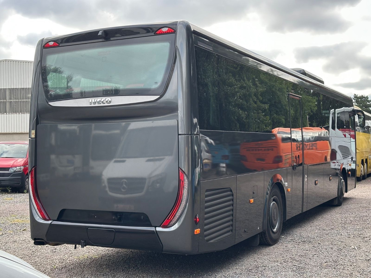 Iveco EVADYS H (55 Sitze*Schalt*176 tKm) - Kleinbus, Personentransporter: das Bild 2 Iveco EVADYS H (55 Sitze*Schalt*176 tKm) - Kleinbus, Personentransporter: das Bild 2