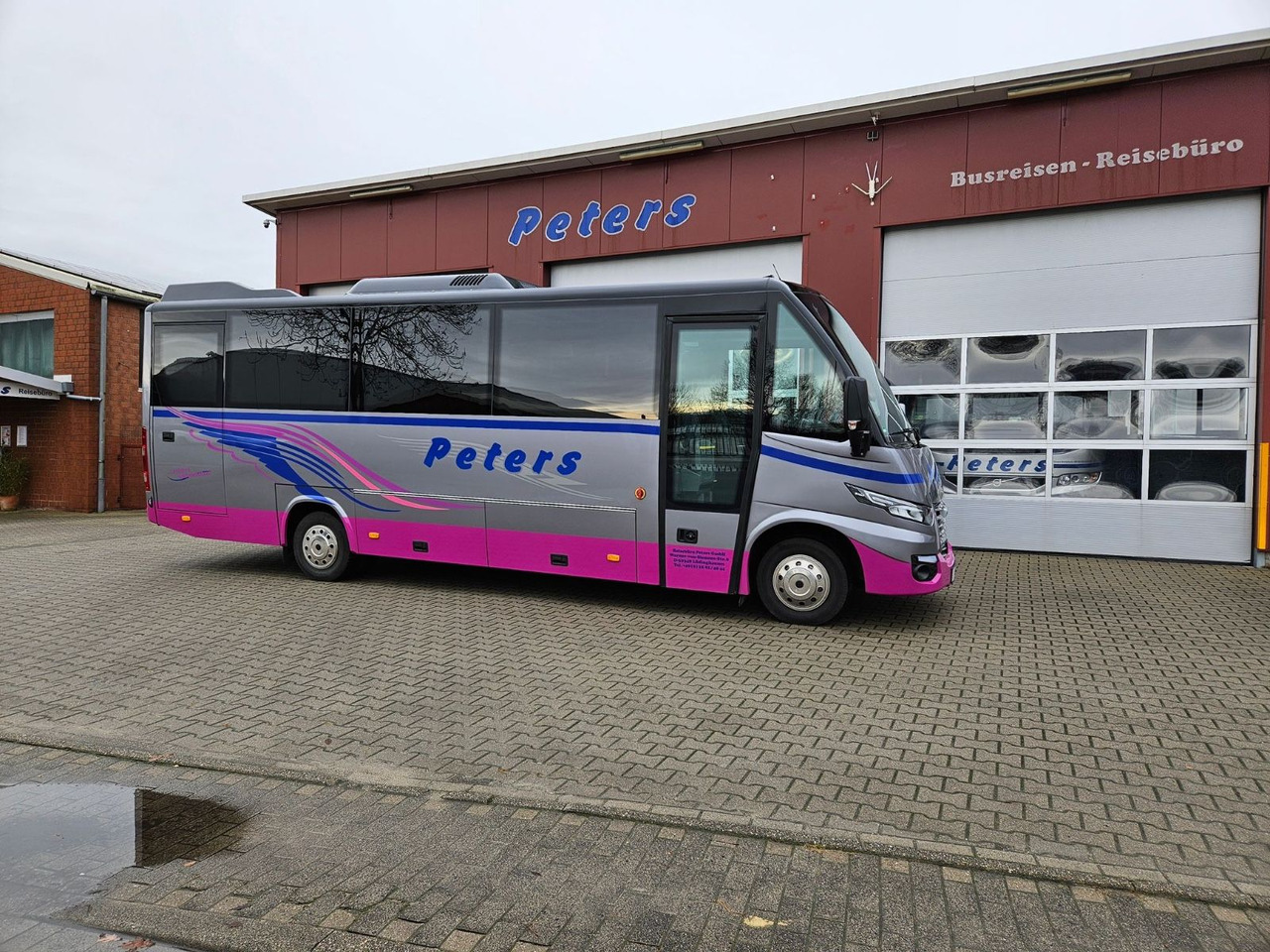 Iveco RAPIDO (Garantie 06.2027*30 Sitze) Rosero - Kleinbus, Personentransporter: das Bild 1 Iveco RAPIDO (Garantie 06.2027*30 Sitze) Rosero - Kleinbus, Personentransporter: das Bild 1