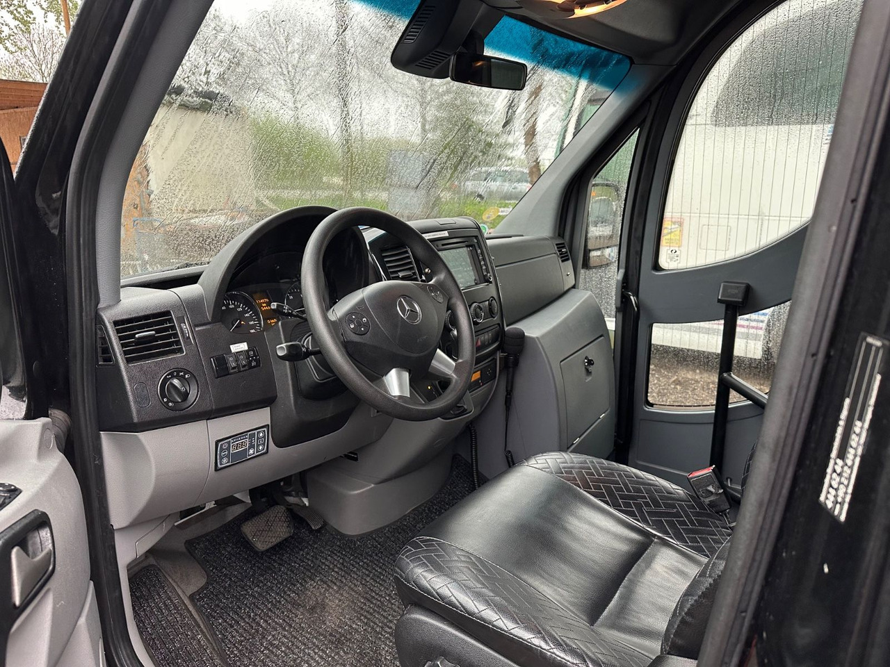 Mercedes-Benz Sprinter 519 CDi (Euro 6*VIP*Reise*wenig Km) - Kleinbus, Personentransporter: das Bild 4 Mercedes-Benz Sprinter 519 CDi (Euro 6*VIP*Reise*wenig Km) - Kleinbus, Personentransporter: das Bild 4