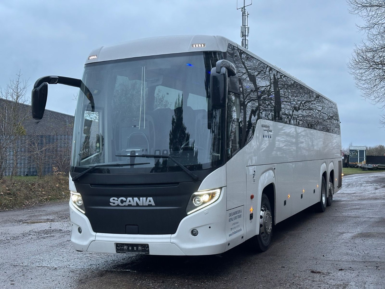 Scania Touring HD Higer 6X2 (86 tKm*59 Sitze) - Reisebus: das Bild 1 Scania Touring HD Higer 6X2 (86 tKm*59 Sitze) - Reisebus: das Bild 1