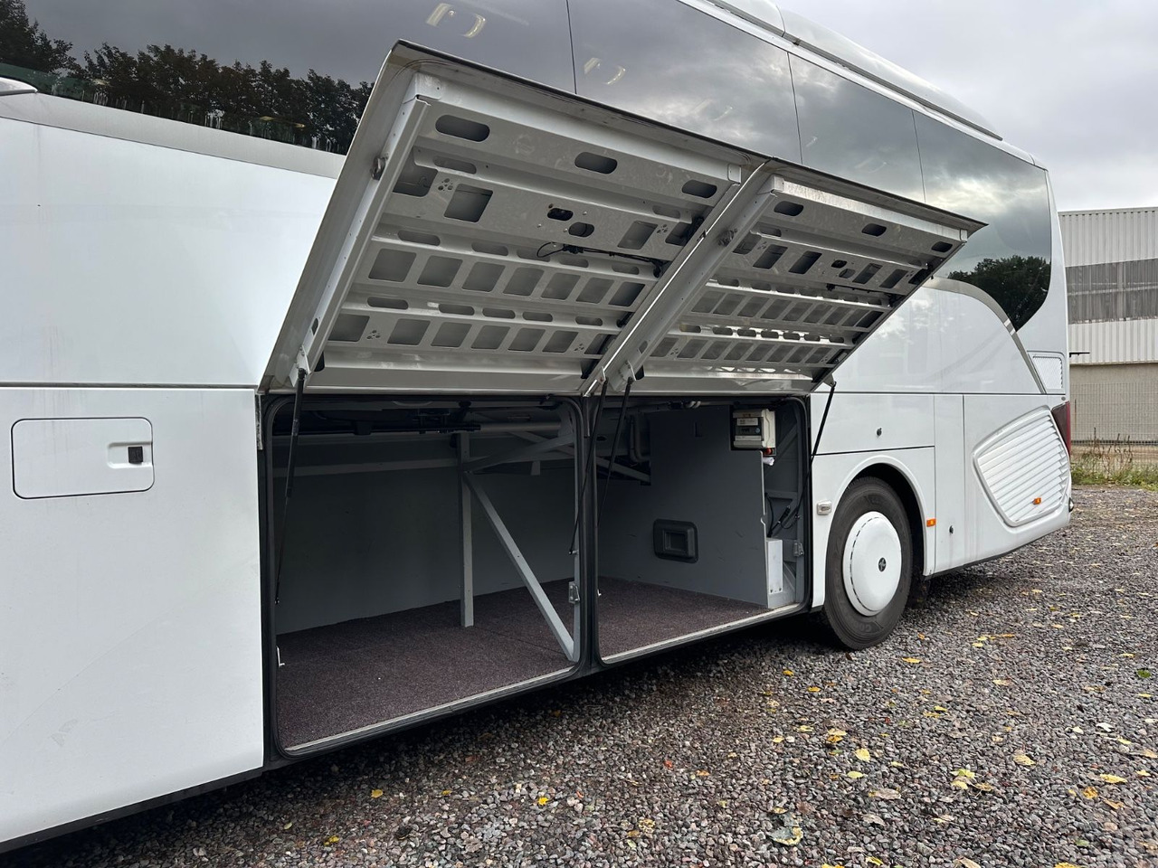Setra S 511 HD (Küche*WC*DE-Bus*38 Sitze) - Reisebus: das Bild 4 Setra S 511 HD (Küche*WC*DE-Bus*38 Sitze) - Reisebus: das Bild 4