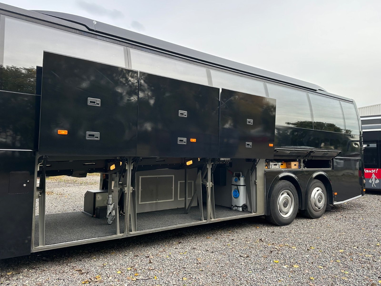 Volvo 9700 HD 6x2 Euro 5(9900*416 HD*Tourismo RHD-M) - Reisebus: das Bild 3 Volvo 9700 HD 6x2 Euro 5(9900*416 HD*Tourismo RHD-M) - Reisebus: das Bild 3